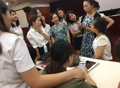 技能培訓(xùn) | 亞東盛邀請東航名師張哲驪教授化妝實操培訓(xùn)課程